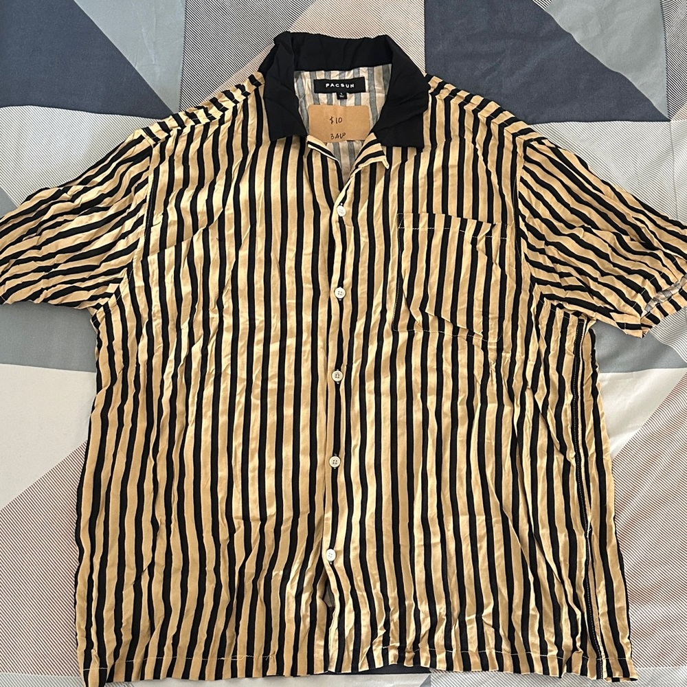 PacSun Black and Gold Striped Men's Shirt